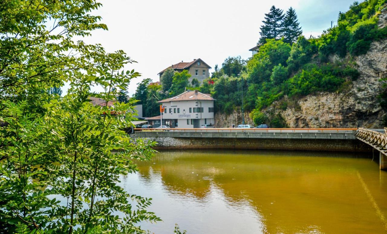 Heritage Hotel Gate Of Сараево Екстериор снимка